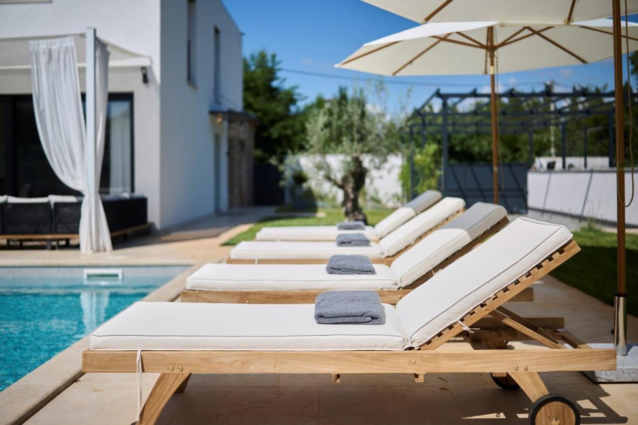 Villa Pura Vida With Pool And Whirlpool Near Umag Materada Exteriör bild
